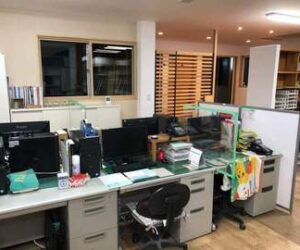 昨日、事務所の大移動をしました