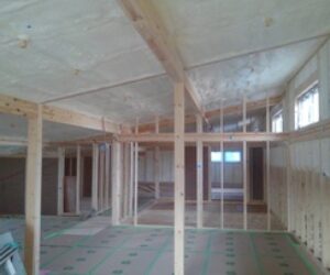 保育園の大工工事中