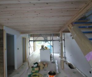 唐櫃に家、仕上げ工事へ