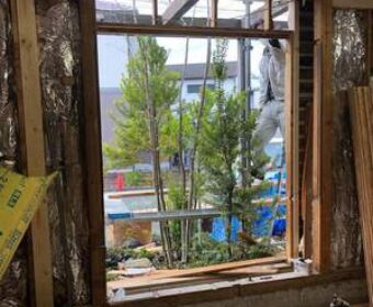 事務所改修で大開口に変更