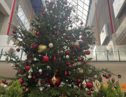 アートと都会のクリスマス